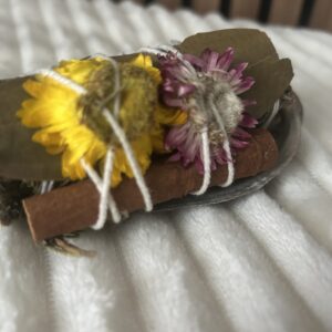 Encens - Cannelle, Romarin Laurier et fleur